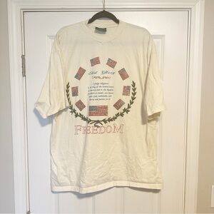 Vintage American Eagle American flag graphic tee shirt.
